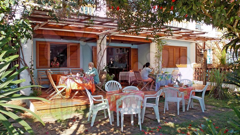 Quarto duplo com vista para o mar