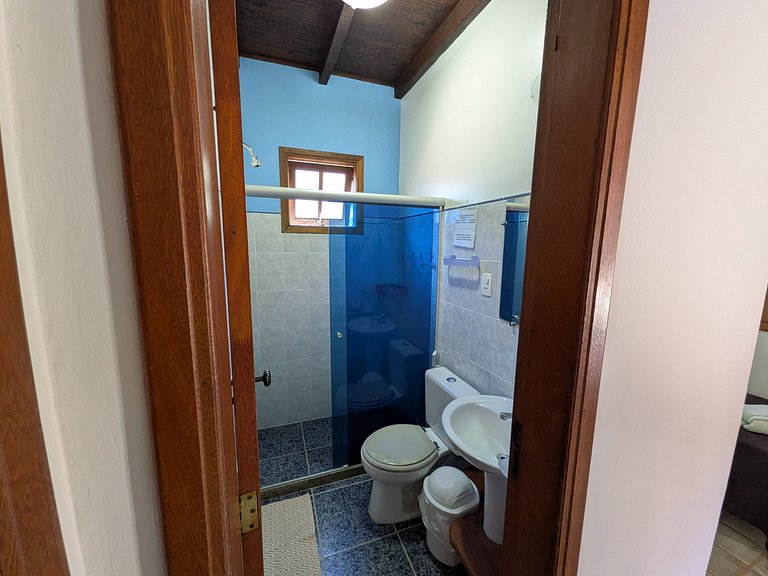 Habitación triple en el piso superior con vista al mar